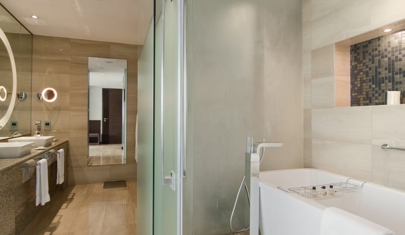 Fairmont Gold Superior Room Bathroom